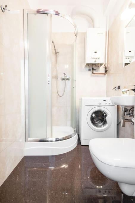 Charming Wilcza 8 Min From Station *