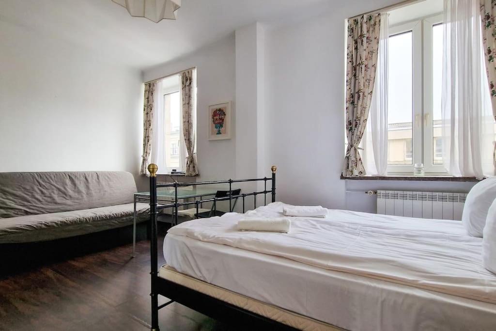 Apartment Charming Wilcza 8 Min From Station Warsaw