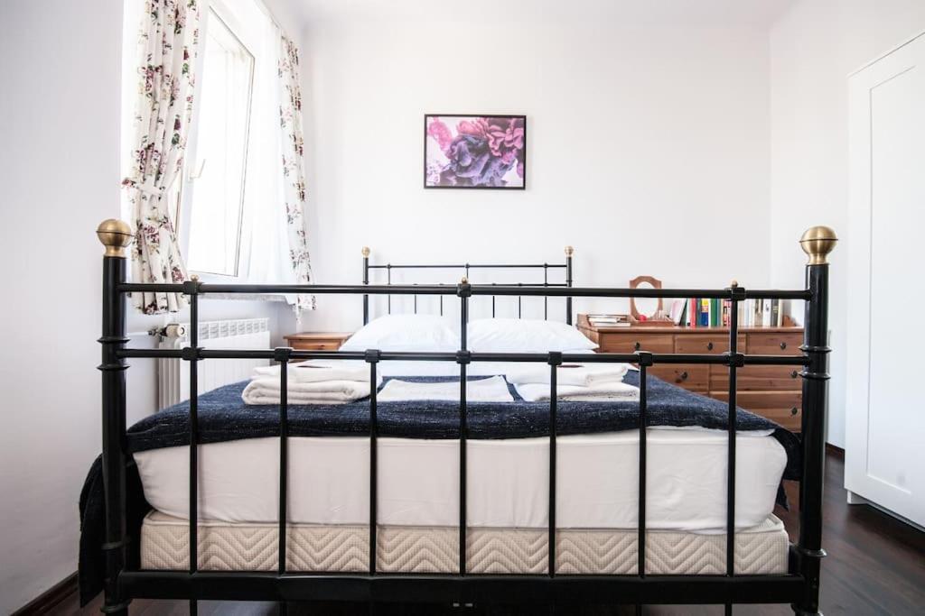 Apartament Charming Wilcza 8 Min From Station